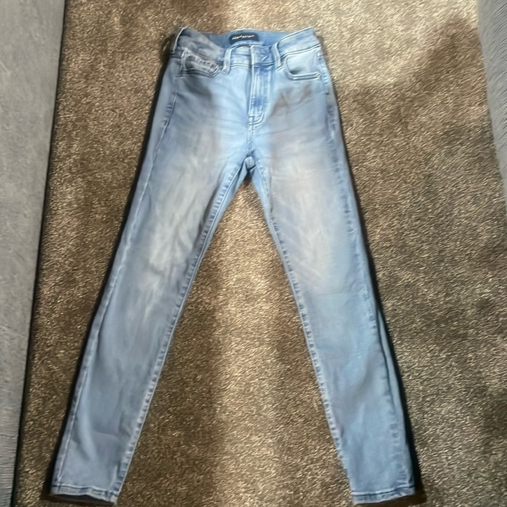 Aeropostale- Premium Seriously Stretchy High-Rise Jegging; 00 Short